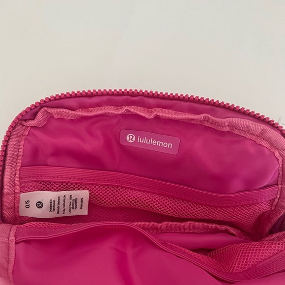 Lululemon everywhere belt bag - Picture 6 of 8